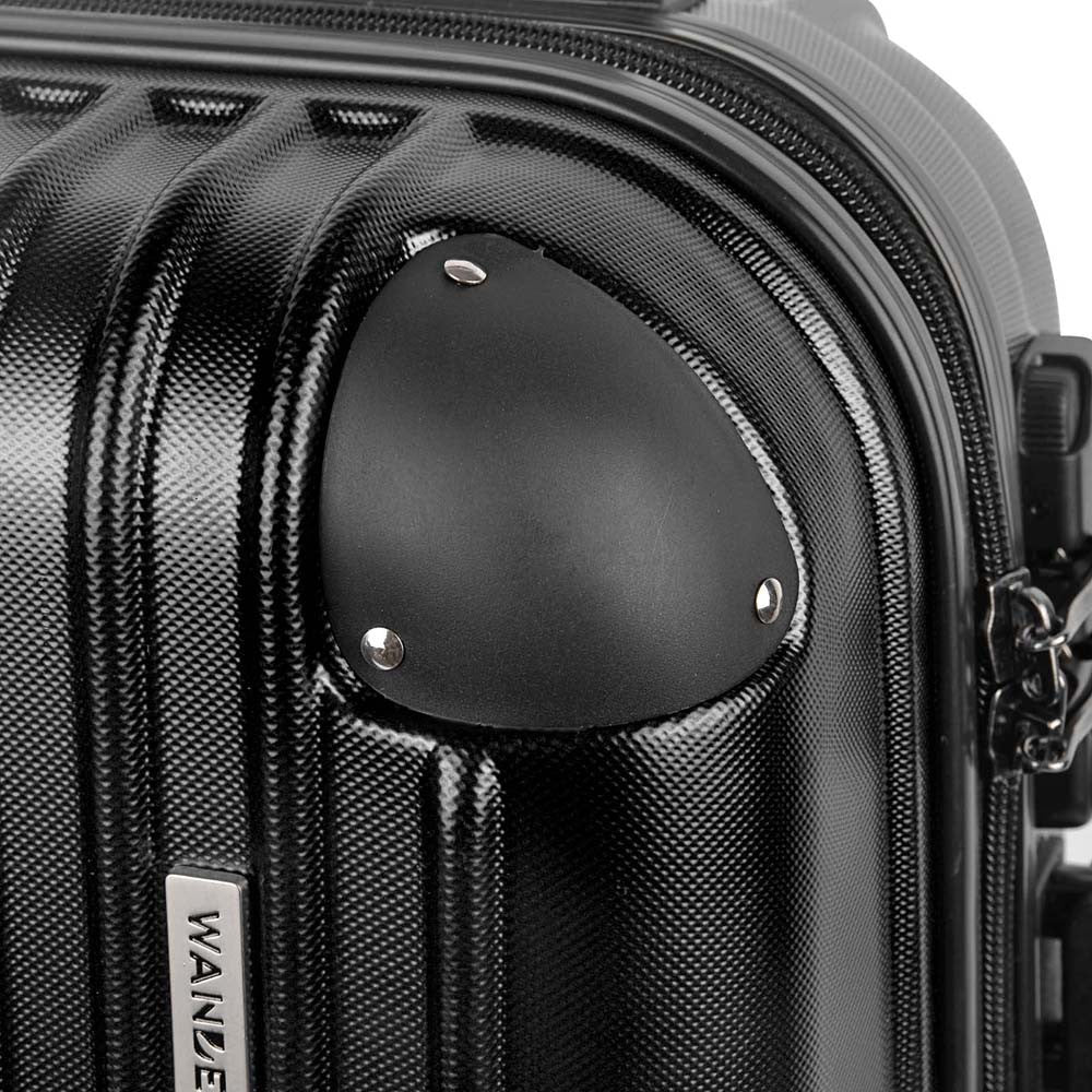 20"  Wanderlite Luggage Case  Black