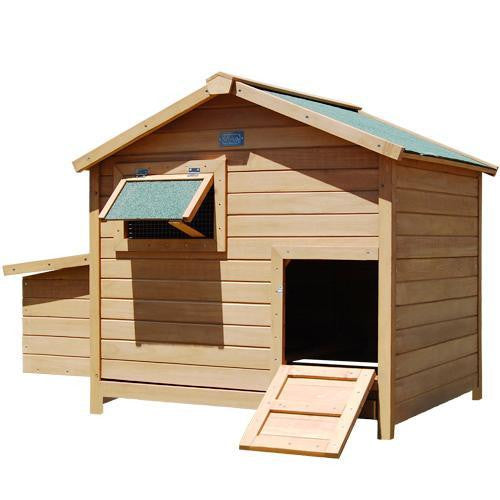 Deluxe Roomy Chicken Coop