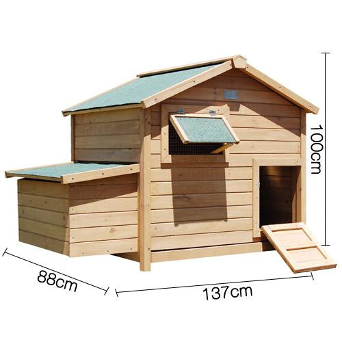 Deluxe Roomy Chicken Coop